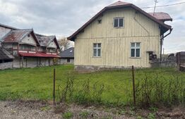 Fost han cu două clădiri și curte, de vânzare în Dealu Floreni