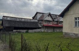 Fost han cu două clădiri și curte, de vânzare în Dealu Floreni