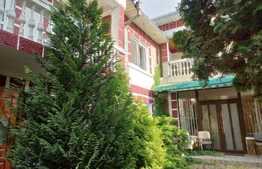 Casa individuala de 7 camere, 432 mp, 550 mp teren, zona Moldova