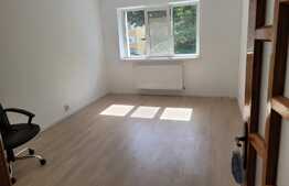 Apartament 3 camere, decomandat, zona George Enescu