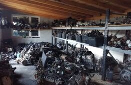 Hala cu acces la drumul national Suceava-Botosani , 100mp si o anexa de 60 mp zona Salcea.