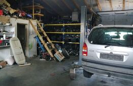 Hala cu acces la drumul national Suceava-Botosani , 100mp si o anexa de 60 mp zona Salcea.