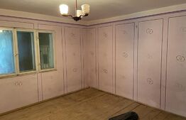 Casa 90 mp, la rosu, potential imens de dezvoltare , teren 18,6 ari, zona Tisauti