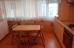 Apartament 4 camere, 90 mp, decomandat, zona Centru