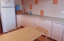 Apartament 4 camere, 90 mp, decomandat, zona Centru