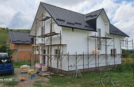 Case la rosu, 149,5 mp, teren 370 mp, Burdujeni