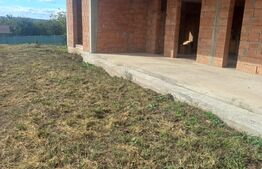 Casa individual, la rosu, 120 mp, 1600 mp teren, toate utilitatile, zona Burdujeni