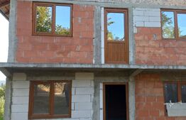 Casa la rosu, 180 mp, teren 900 mp, zona Burdujeni sat