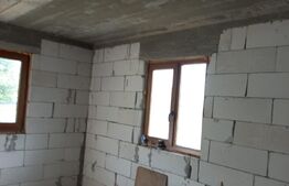 Casa la rosu, 180 mp, teren 900 mp, zona Burdujeni sat