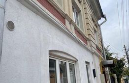 Super pret!!Casa de 200 mp + spatiu comercial de 80 mp , 315 mp teren, zona Centrala