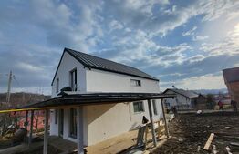 Casa de 100 mp, garaj, teren 400 mp,zona in plina dezvoltare Burdujeni 