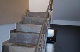 Casă individuală 5 camere, teren 2409 mp, 10 km Targoviste