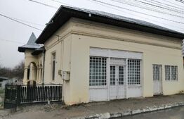 Casă individuală + spațiu comercial, 250 mp, Pucioasa