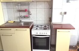 Garsoniera, 30mp, spațioasă, decomandata, etaj intermediar, Piata 1 Mai 