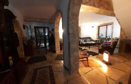 Casa familială 200mp utili, 1100mp teren, Târgoviste.