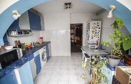 Apartament 3 camere,decomandat, zona Tribunalul Dambovita