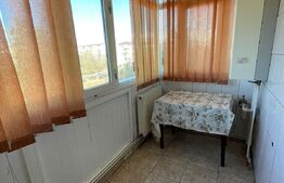 Apartament 3 camere, decomandat,  67mp, etaj 3, Micro 11 Catedrala 
