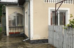 Proprietate formata din 2 case si teren 1017 mp, zona Gaesti