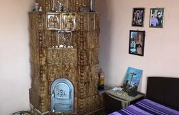 Proprietate formata din 2 case si teren 1017 mp, zona Gaesti