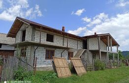 Casă nefinisată în Vulcana-Pandele 