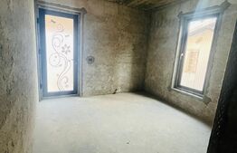 Casa 5 camere,180 mp utili +1000 mp teren,Bucsani