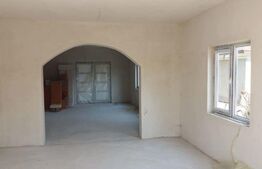 CASA  LA ROSU GAESTI, 2003 , 18 CAM ,teren 619mp, AFACERE 