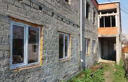 CASA  LA ROSU GAESTI, 2003 , 18 CAM ,teren 619mp, AFACERE 