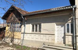 Casa individuala 8 camere, 350mp utili, teren 4000 mp, Matasaru, Dambovita