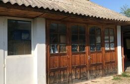 Casa individuala  4 camere, teren 4400 mp , Lazuri 