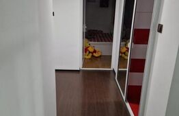 Vilă de vanzare sau la schimb cu Apartament 3 camere. Micro 4