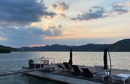 Pensiune 6 camere, 307 mp utili + 443 teren, Clisura Dunarii