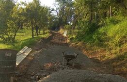 Oportunitate de Investiție în Runcu: Reședință cu Vedere Panoramică 