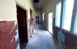 Casă individuală, 200 mp, teren 80 000 mp, Runcu