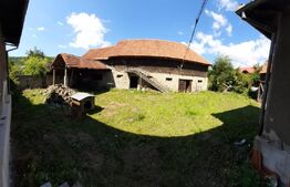 Casă individuală, 200 mp, teren 80 000 mp, Runcu