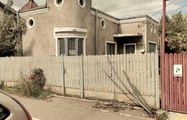 Casă individuală, 76 mp, 231mp teren Central Targoviste