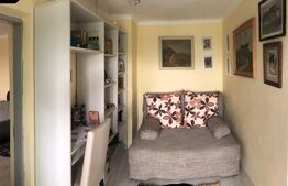 2 CASE LA PRET DE UNA IN COM. MOGOSANI 