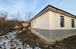 Casă individuală 3 camere  144 mp utili, teren 900mp, Razvad