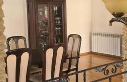 Vilă 7 camere, 240mp, 1253mp teren, Fieni