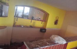 Spatiu Comercial cu apartament de 2 camere la etaj 300mp, Bezdead.