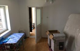 Casă 70mp utili, teren 1000mp, front stradal 10ml, Târgoviște