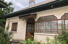 Casa de vanzare , 3 camere,1209 mP TEREN , zona GAESTI