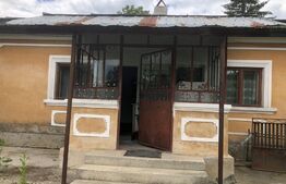 Casa de vanzare , 3 camere,1209 mP TEREN , zona GAESTI