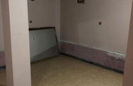 Spatiu comercial , 90 mp , zona Razvad 