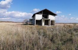 Casa la rosu , P+M, suprafata construita 232 mp, Razvad.