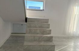 Duplex , 3 camere P+M, 300mp teren, zona str Campulung