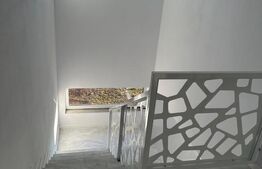 Duplex , 3 camere P+M, 300mp teren, zona str Campulung