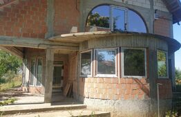 Casa/Vilă, 341 mp construiti, teren 1000 mp, Tărtășești