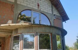 Casa/Vilă, 341 mp construiti, teren 1000 mp, Tărtășești