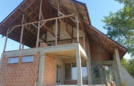 Casa/Vilă, 341 mp construiti, teren 1000 mp, Tărtășești