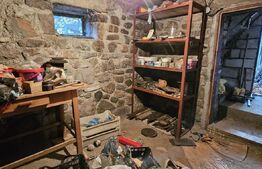 Casa finisata, 70 mp si 920 mp teren, in Moroeni cu priveliste la deal si munte!